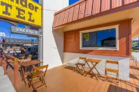 Highlander Motel - Motels
