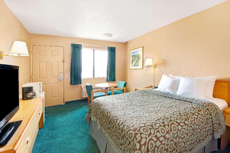 Days Inn by Wyndham El Paso Airport East