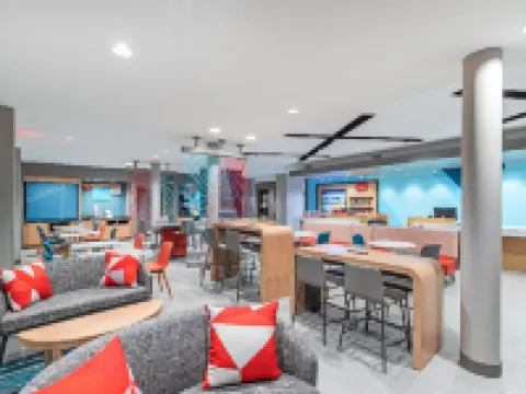 avid hotel BENTONVILLE - ROGERS by IHG Hotels in Bentonville