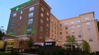 Holiday Inn & Suites Philadelphia W - Drexel Hill