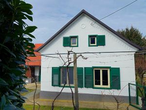 Holiday Home with Well-Kept Interior, Near the River Mura & Spa Resort