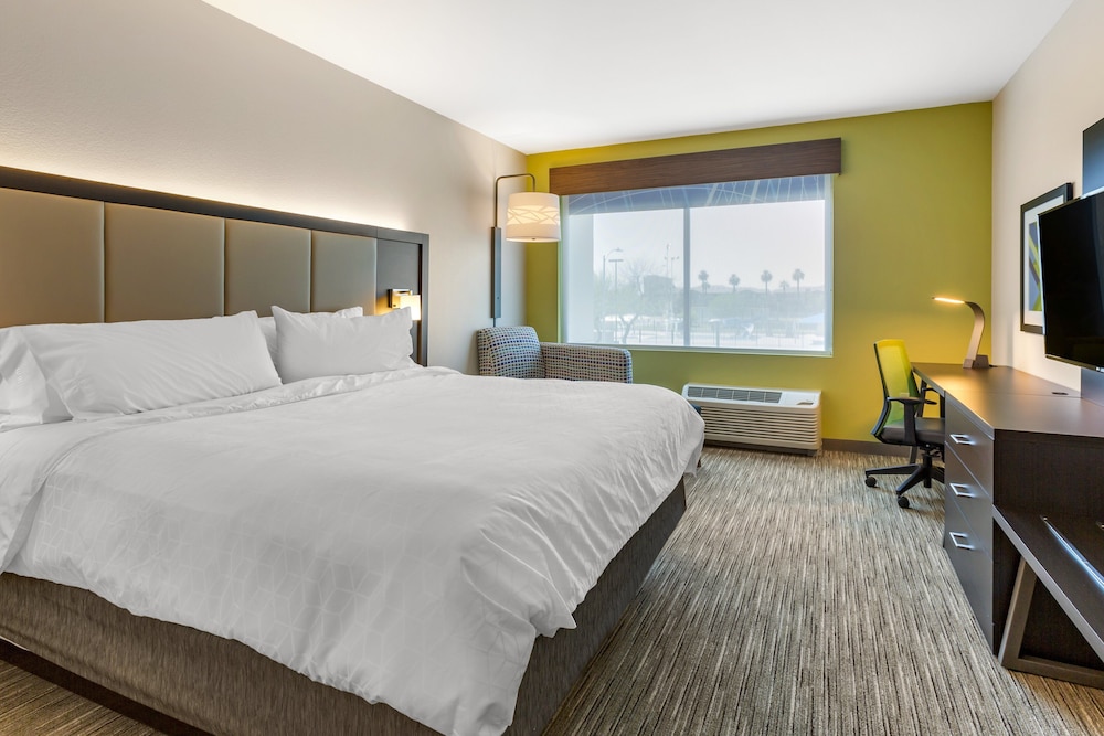 Holiday Inn Express & Suites Phoenix Dwtn - State Capitol, an Ihg Hotel