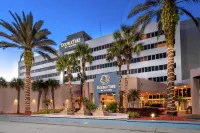 ダブルツリー バイ ヒルトン ホテル ジャクソンビル エアポート のホテル