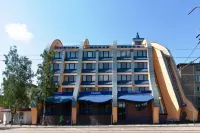 Avrora Hotel