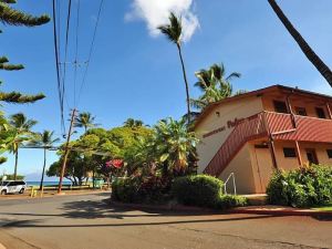 Deluxe Honokowi Palms Maui Condos