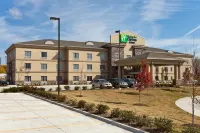 Holiday Inn Express & Suites Newton