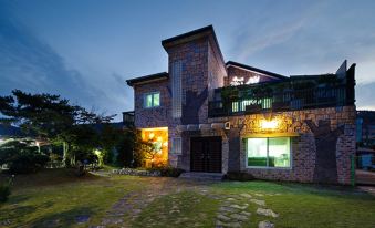 Yongin Seonnyeowa Namuggun Pension