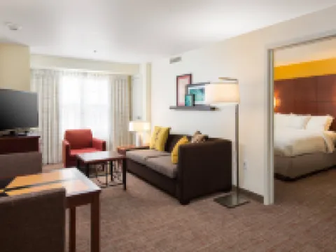 Residence Inn Springfield Old Keene Mill スプリングフィールドのホテル