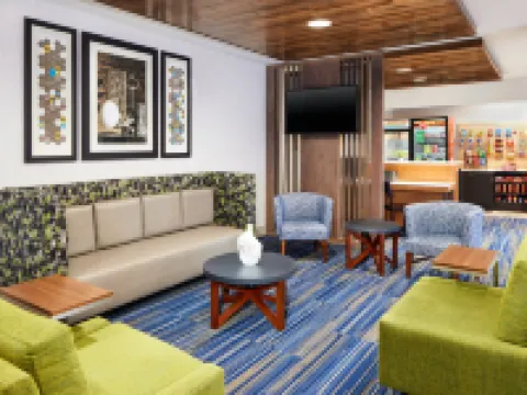 ホリデイ イン エクスプレス & スイーツ セーラム by IHG セーレムのホテル