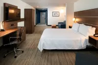 Holiday Inn Express & Suites Los Angeles Downtown West