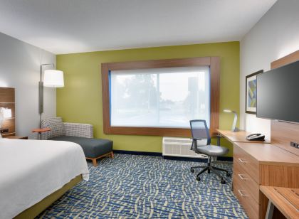 Holiday Inn Express & Suites Gainesville I-75