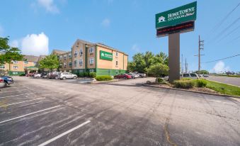 HomeTowne Studios St. Louis - Airport/ N Lindbergh