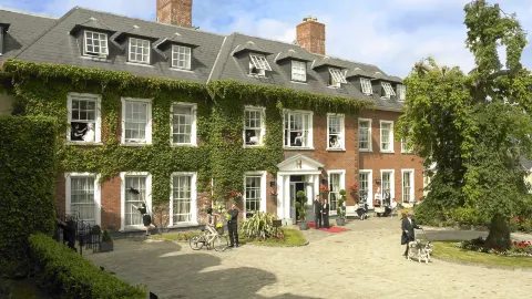 Hayfield Manor in คอร์ก