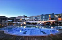 Pisa Tower Plaza - Pools