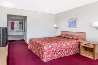 Knights Inn Fredericksburg - Parkplatz