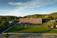 Fairfield Inn & Suites Madison Historic Eagle Cotton Mill Hotels in Carrollton