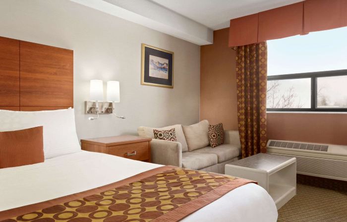 Travelodge by Wyndham Windsor