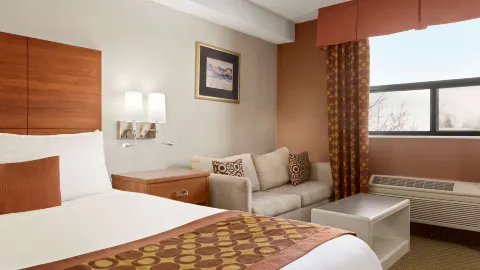 Travelodge by Wyndham Windsor in Windsor