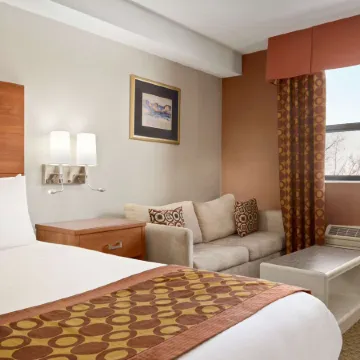 Travelodge by Wyndham Windsor