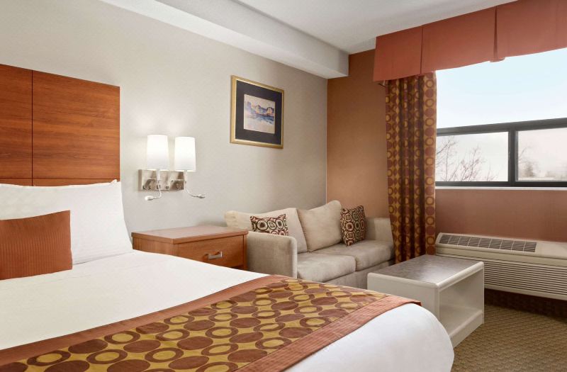 Travelodge by Wyndham Windsor