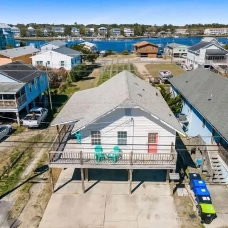 Beach Cabin - Perfect for Your Family Getaway! Pet Friendly! 2 Bedroom Cottage by RedAwning