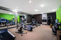 La Quinta Inn & Suites by Wyndham Tuscaloosa  University - Parkplatz