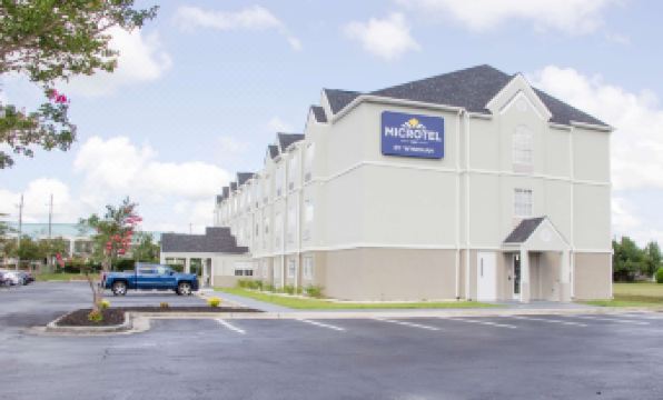 Microtel Inn & Suites by Wyndham Camp Lejeune/Jacksonville