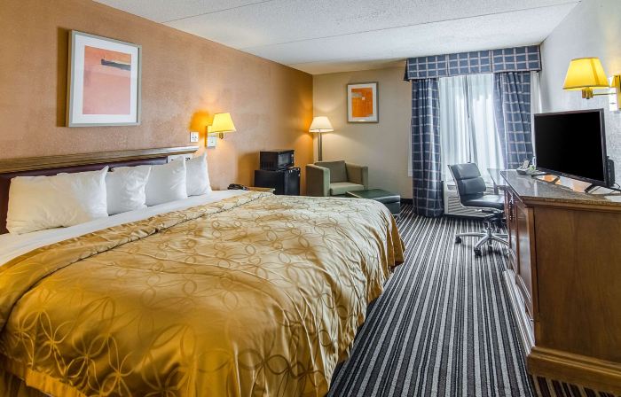 Econo Lodge Inn & Suites Norton - Wise South