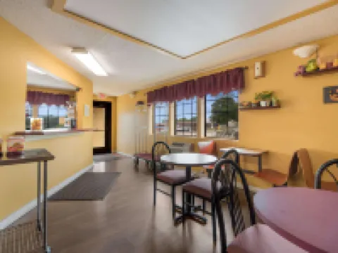 Rodeway Inn Hotels in Benton