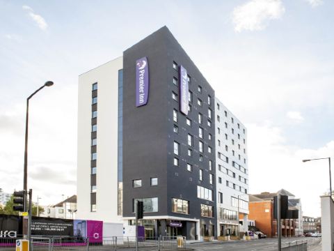 Premier Inn Woking Town Centre