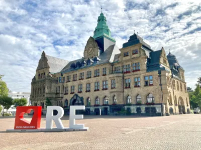 Holiday Inn Express Recklinghausen Hotel dekat FOM Hochschule Hochschulzentrum Marl
