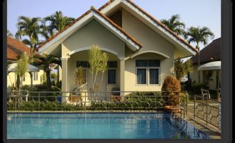 Pesona Krakatau Cottages & Hotel