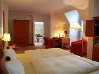 Hotel Rheinischer Hof Bad Soden Hotels near Höchst