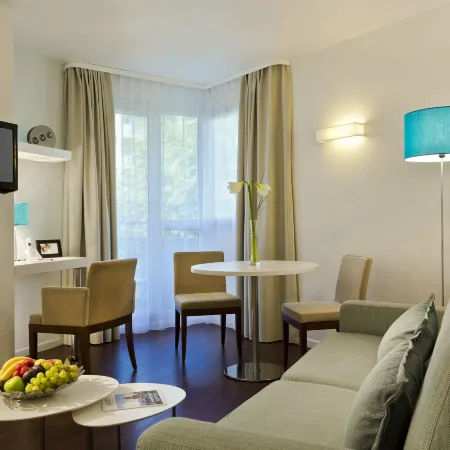 RockyPop Marseille Hôtel Отели рядом с достопримечательностью «Ла-Корниш»