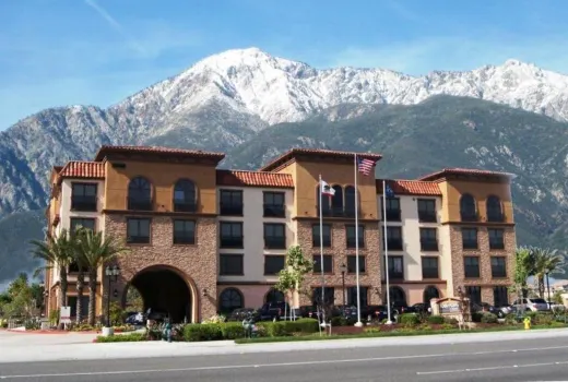 Four Points by Sheraton Ontario-Rancho Cucamonga Hotels near Barbara's Victorian Tea House