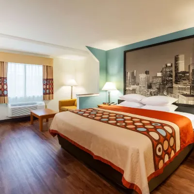 Super 8 by Wyndham Beaumont I-10 South/College St Hotels near H-E-B plus!