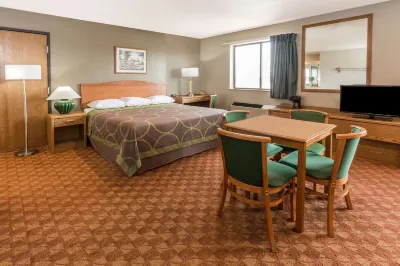 Super 8 by Wyndham St. Charles Hôtels à : Wayne Township