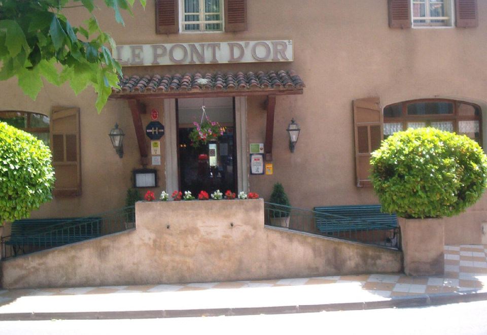 hotel overview picture