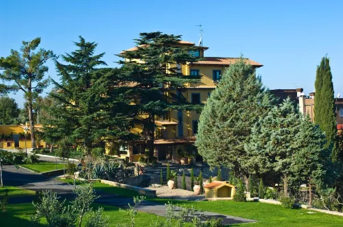 Green Hotel Poggio Regillo Hotels in Frascati