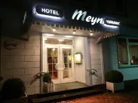 Meyn's Apartments & Hotel