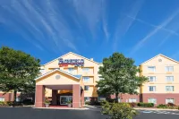 Fairfield Inn Charlotte Gastonia Các khách sạn gần Mountain Island Lake
