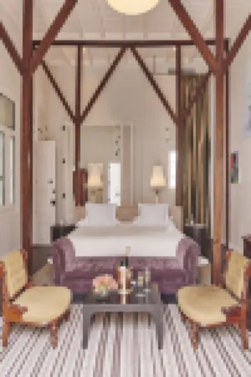 Hotel B - Romantic