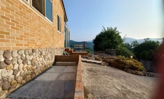 Yeongnam Alps House