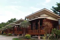 Pobruk Resort Hotels near Wat Lamduan