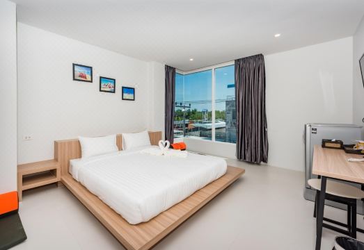 푸켓 마린 포스텔