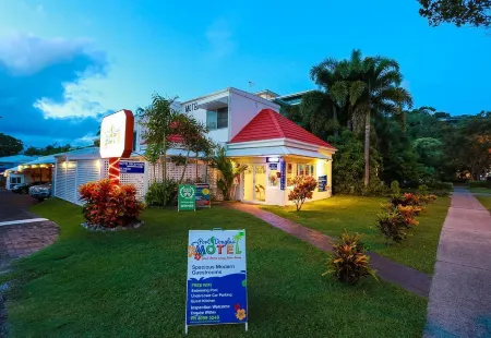 Port Douglas Motel