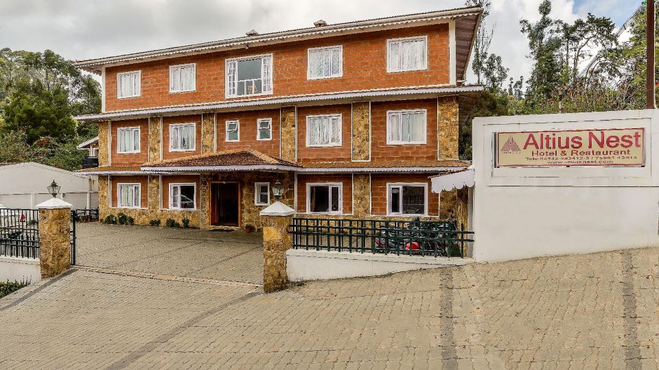 Altius Nest Hotel