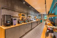 布加勒斯特市中心宜必思尚品飯店 - 早餐