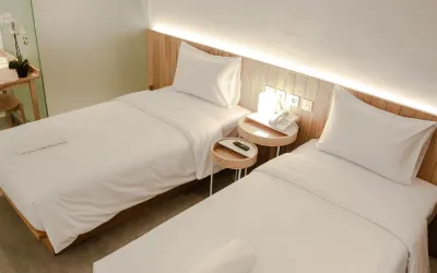 Lenora Hotel Hotels in Cibadak