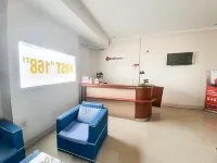 RedDoorz Near Jalan Kolonel Haji Burlian Palembang Kebun Bungaのホテル